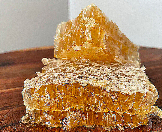 Two pieces of honeycomb stack on each other